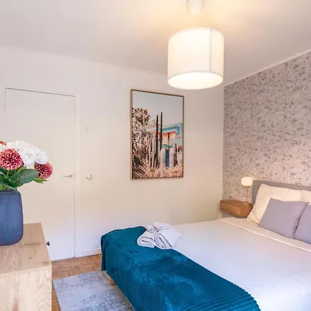 86m- Spacious 3 With Large Terrace
