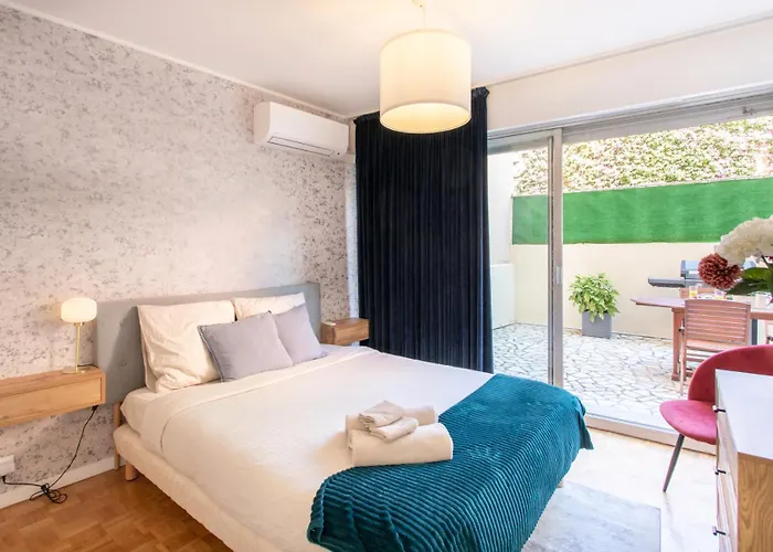 86m- Spacious 3 With Large Terrace Апартаменты *