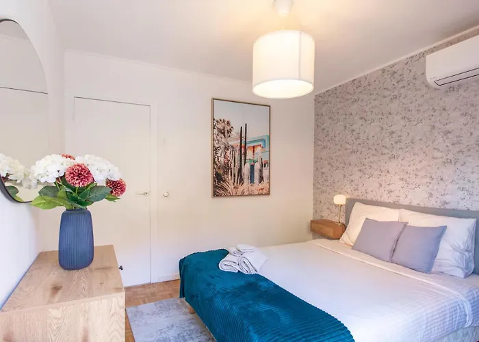 86m- Spacious 3 With Large Terrace