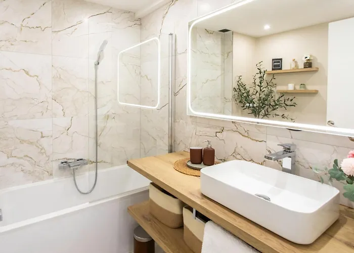 86m- Spacious 3 With Large Terrace Апартаменты *