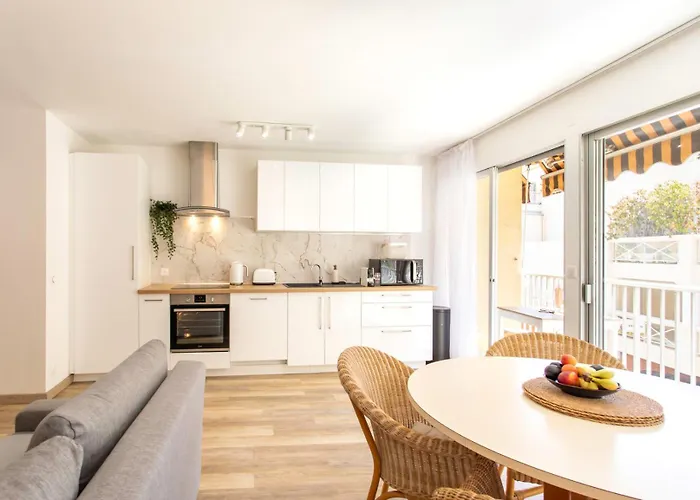 86m- Spacious 3 With Large Terrace Апартаменты