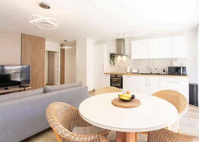 Апартаменты 86m- Spacious 3 With Large Terrace *